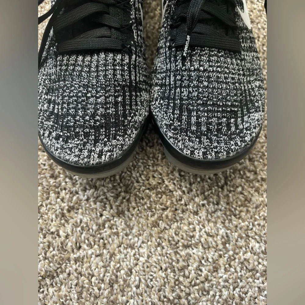 Women’s Nike Air VaporMax - Picture 9 of 10